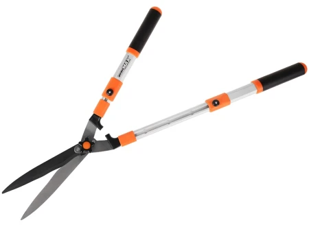 Nożyce gardenMAX 036W-EL z rączkami rozsuniętymi